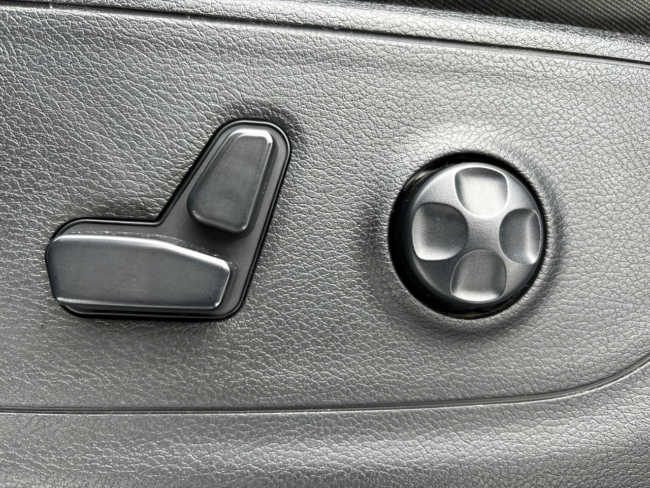 RAM 1500 Big Horn/Lone Star 4x4 Crew Cab 6'4" Box 2019