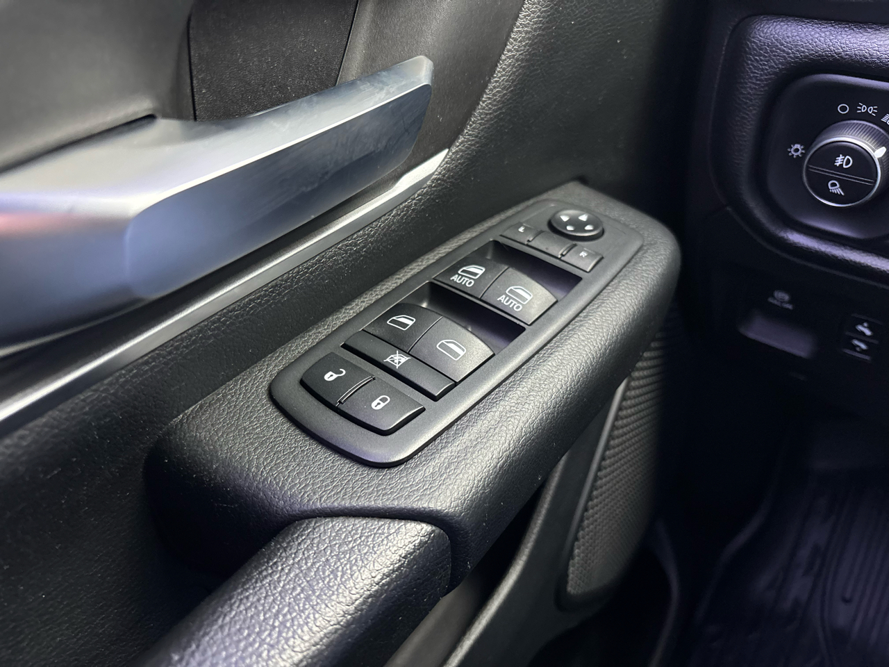 RAM 1500 Big Horn/Lone Star 4x4 Crew Cab 6'4" Box 2019