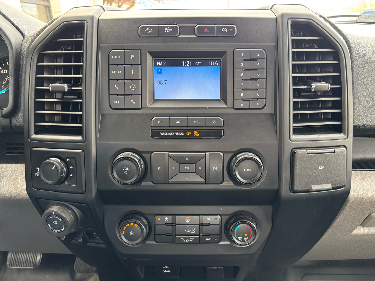 Ford F-150 XL 4WD Reg Cab 8' Box 2020