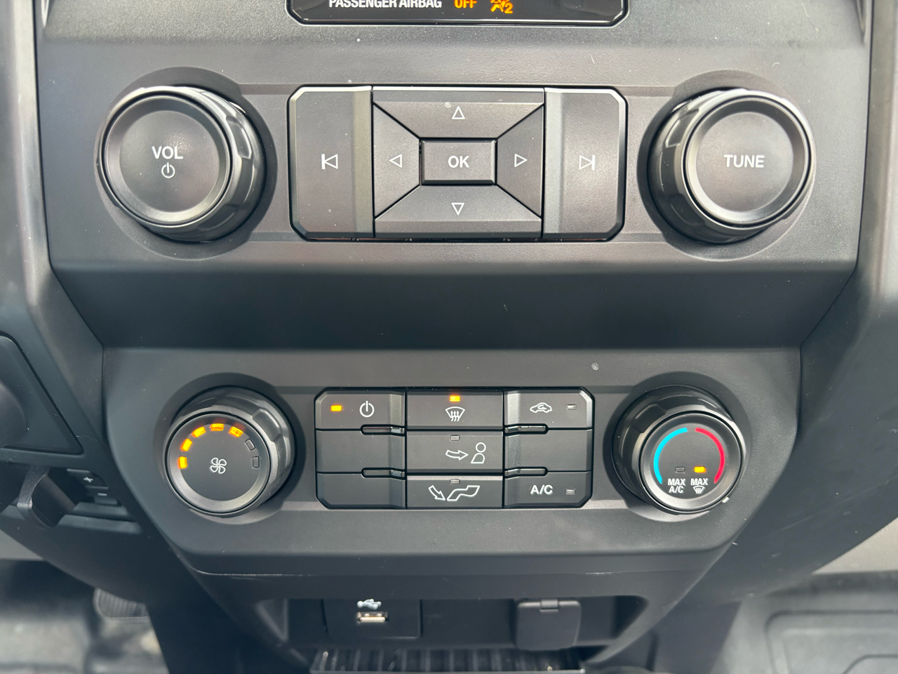 Ford F-150 XL 4WD Reg Cab 8' Box 2020