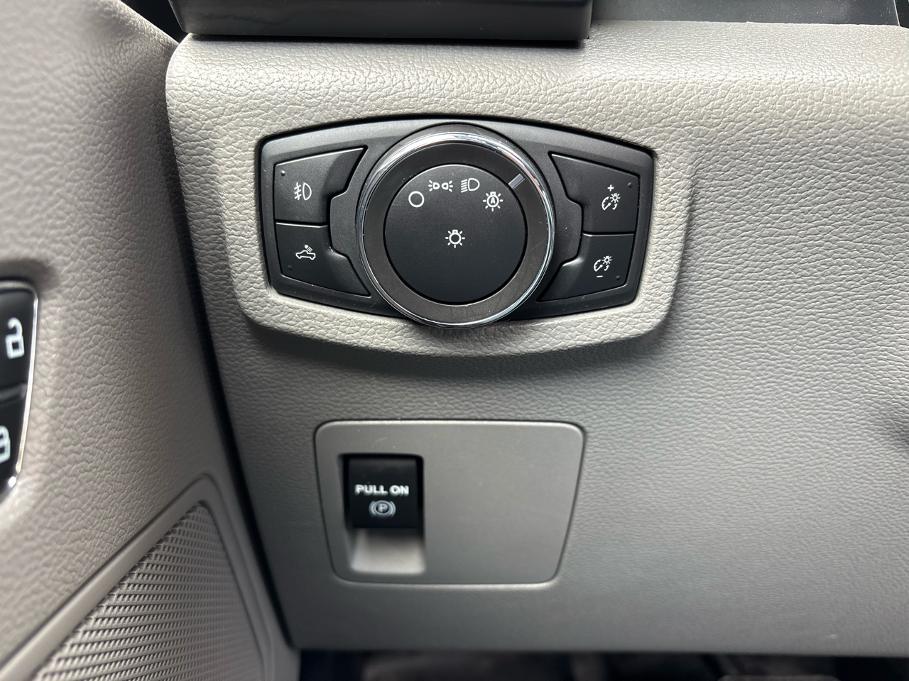 Ford F-150 XL 4WD Reg Cab 8' Box 2020