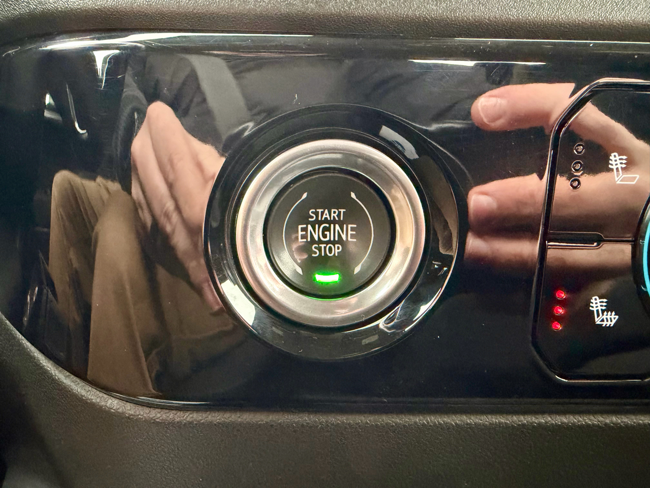 GMC Sierra 1500 4WD Double Cab 147" SLE 2022