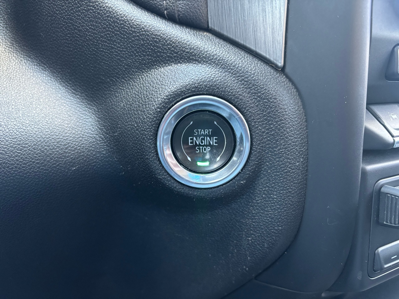 GMC Sierra 1500 4WD Crew Cab 147" Denali 2020