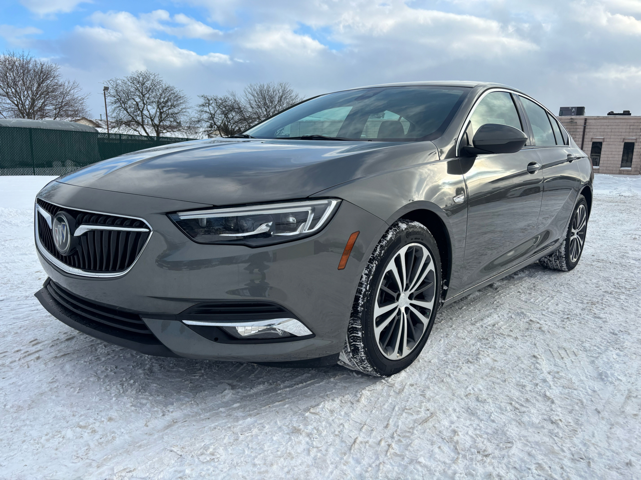 Buick Regal Sportback 4dr Sdn Essence FWD 2019