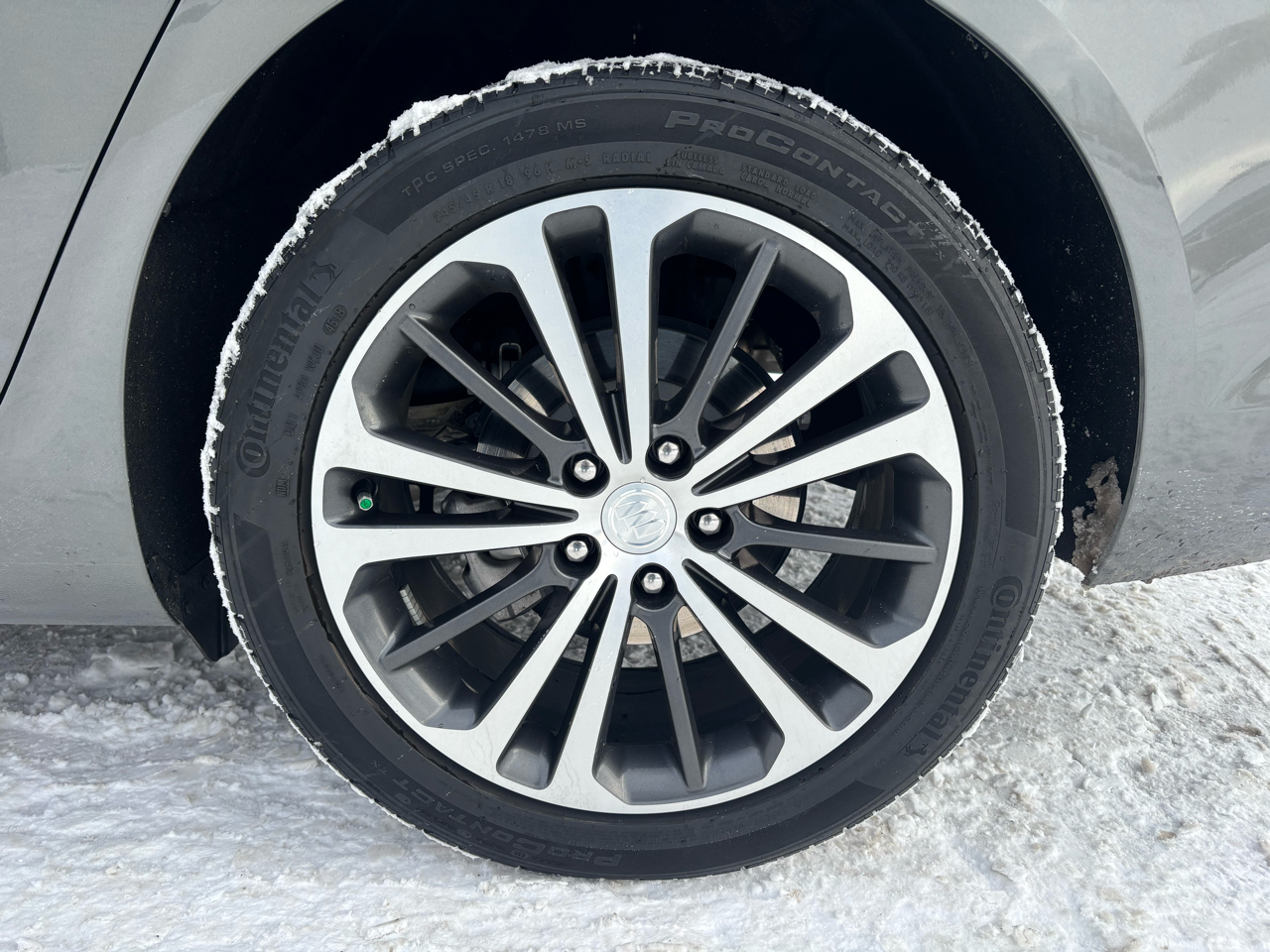 Buick Regal Sportback 4dr Sdn Essence FWD 2019