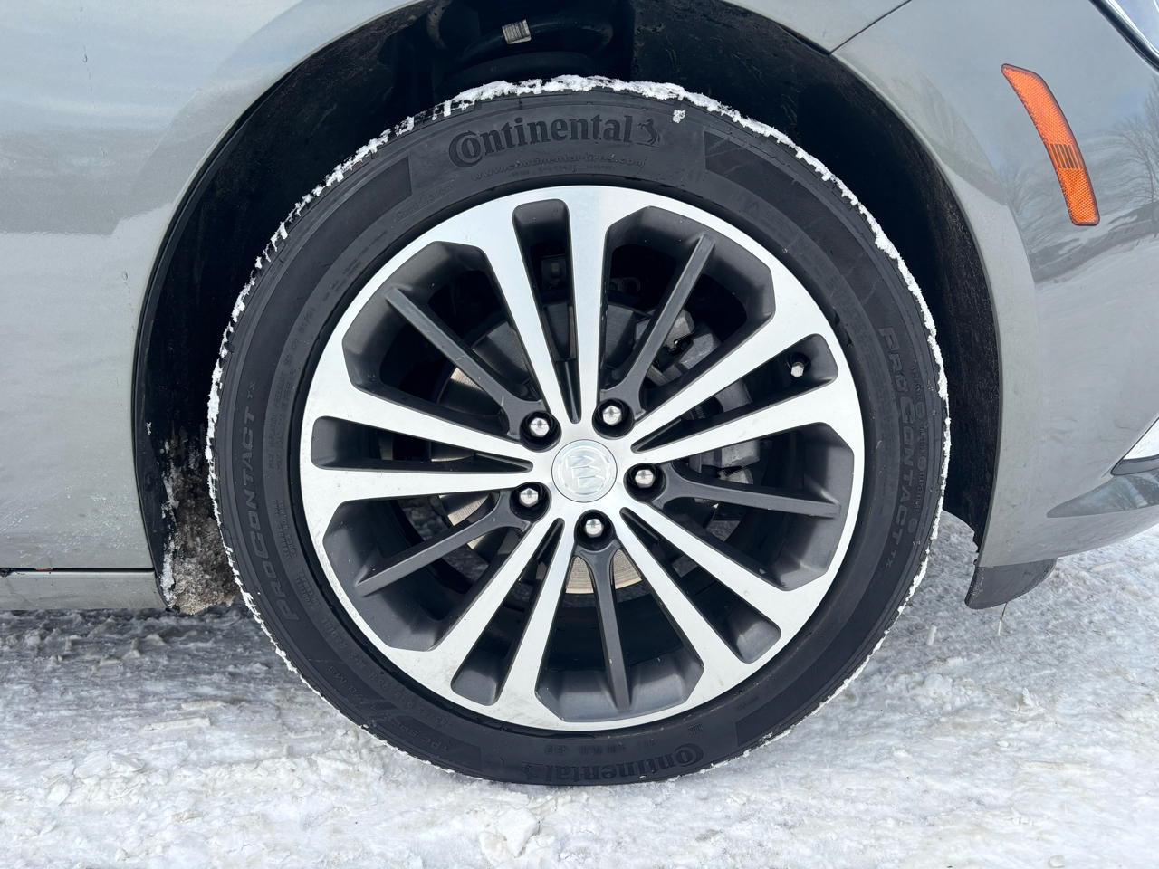 Buick Regal Sportback 4dr Sdn Essence FWD 2019