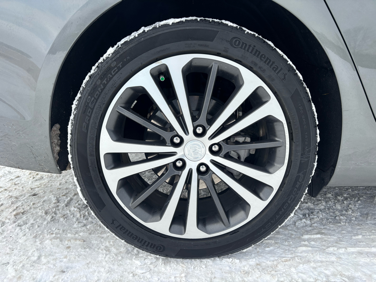 Buick Regal Sportback 4dr Sdn Essence FWD 2019