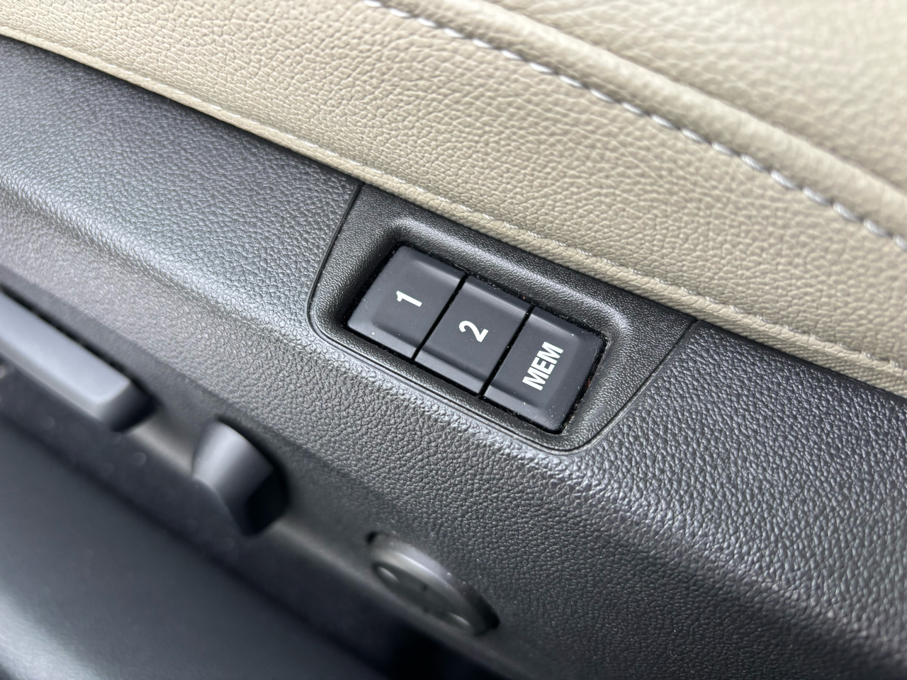 Buick Regal Sportback 4dr Sdn Essence FWD 2019