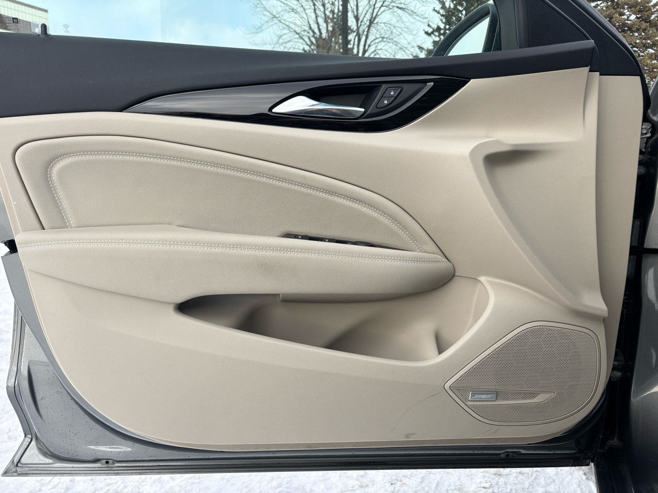 Buick Regal Sportback 4dr Sdn Essence FWD 2019