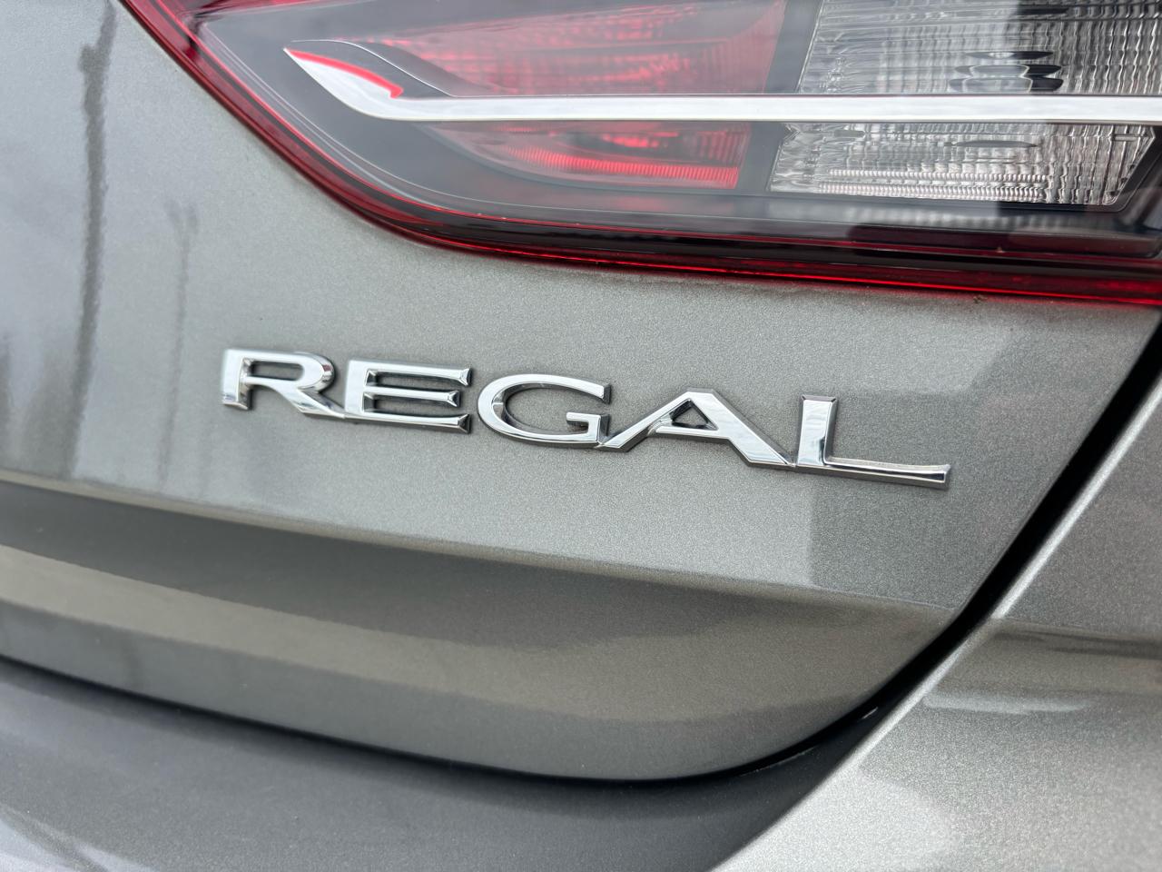 Buick Regal Sportback 4dr Sdn Essence FWD 2019