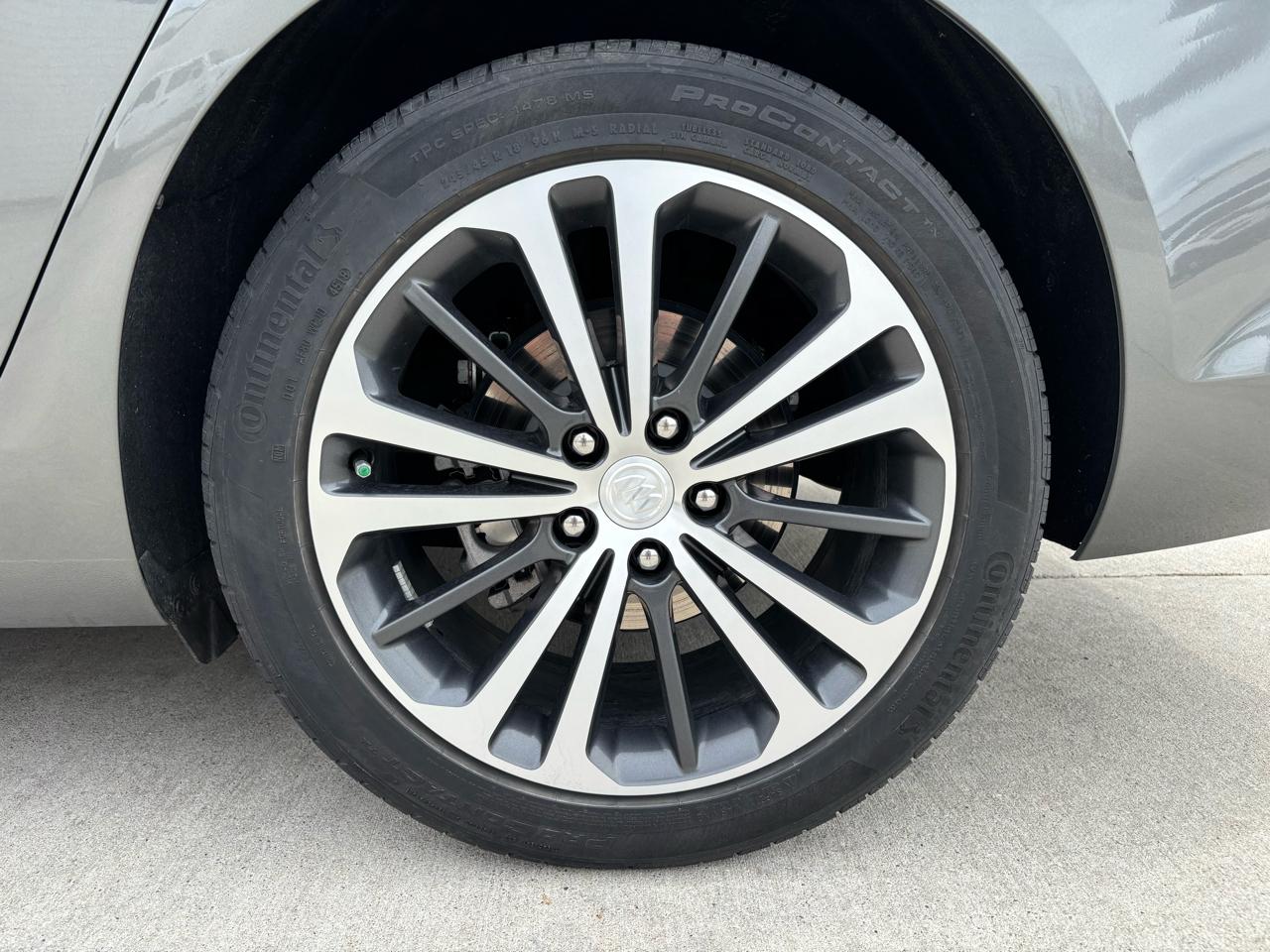 Buick Regal Sportback 4dr Sdn Essence FWD 2019