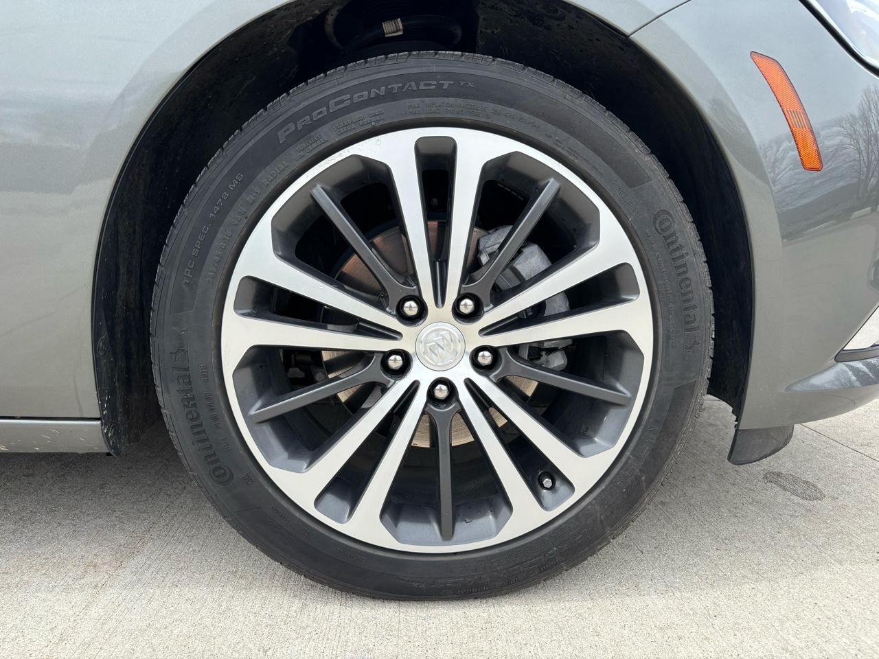 Buick Regal Sportback 4dr Sdn Essence FWD 2019