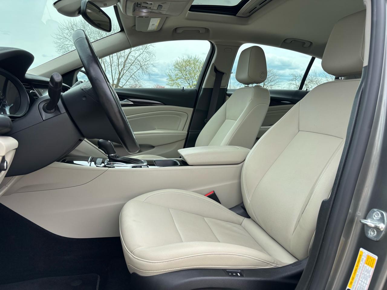 Buick Regal Sportback 4dr Sdn Essence FWD 2019