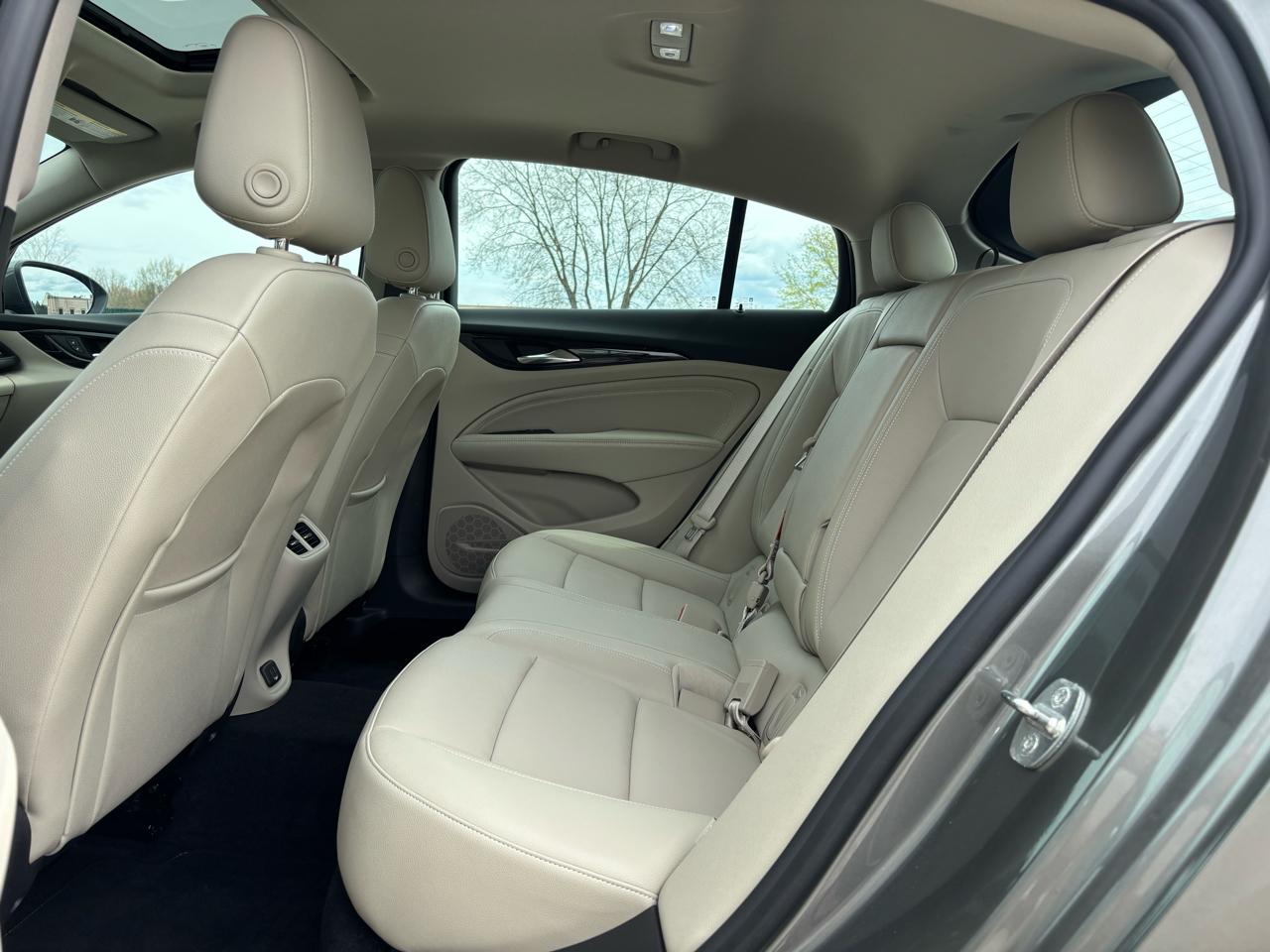 Buick Regal Sportback 4dr Sdn Essence FWD 2019