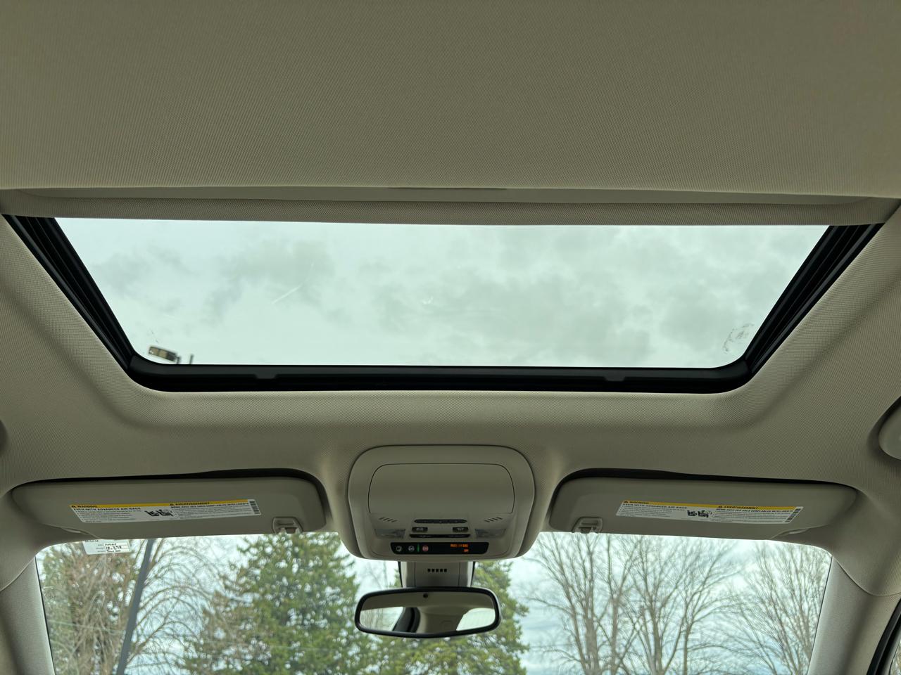 Buick Regal Sportback 4dr Sdn Essence FWD 2019