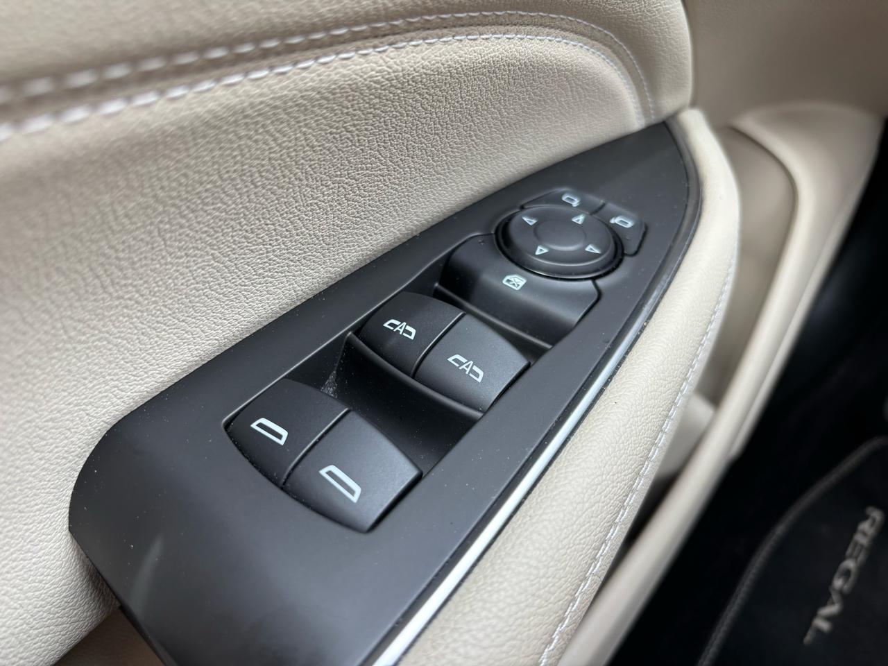 Buick Regal Sportback 4dr Sdn Essence FWD 2019