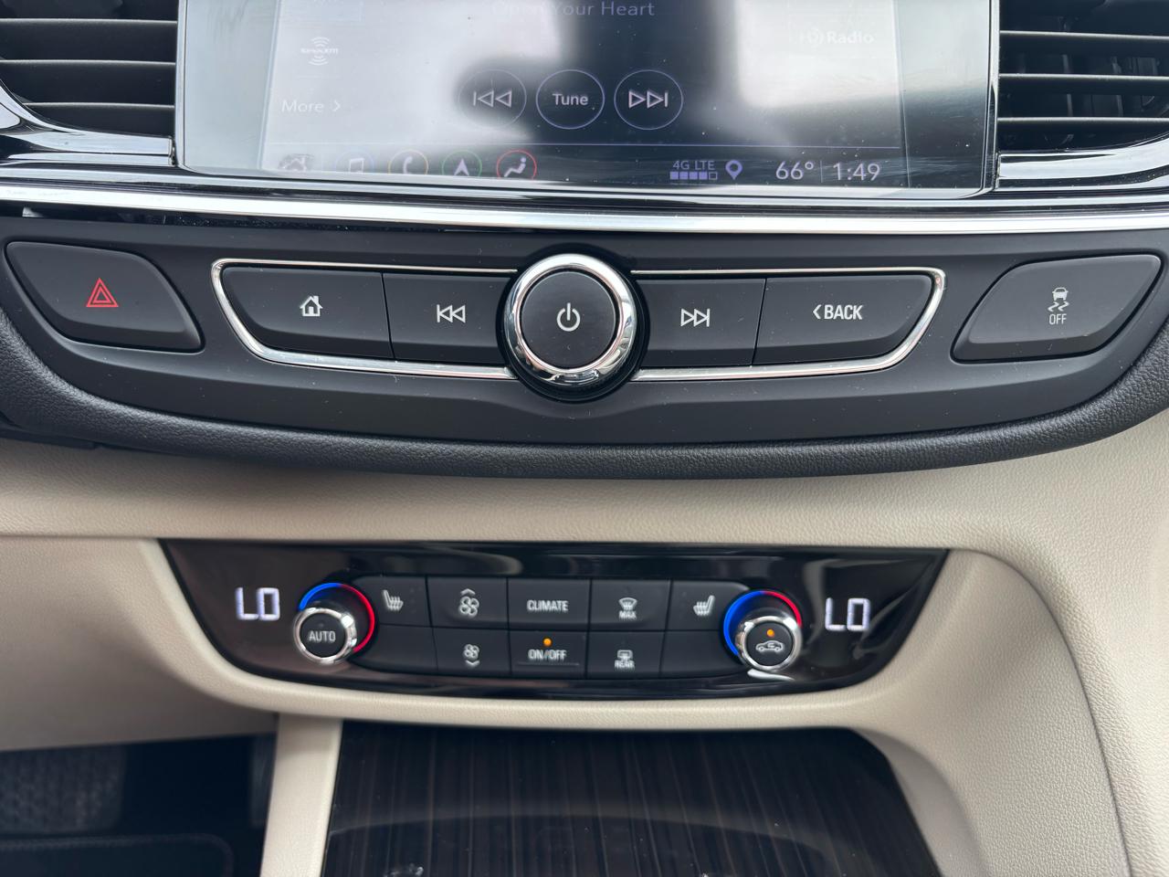 Buick Regal Sportback 4dr Sdn Essence FWD 2019