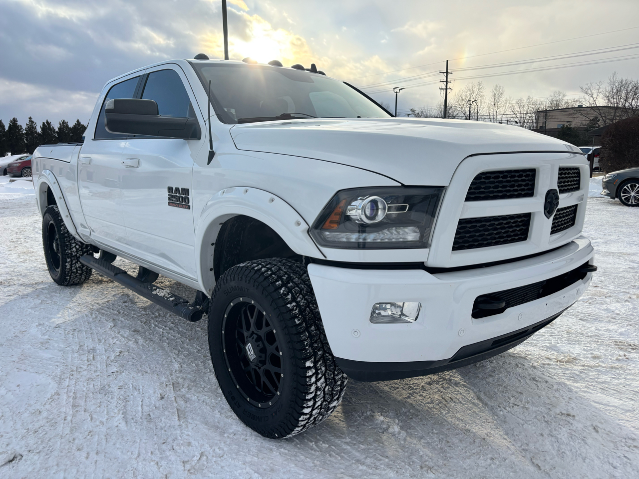 RAM 2500 Laramie 4x4 Crew Cab 6'4" Box 2017