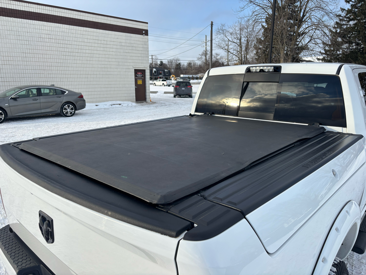 RAM 2500 Laramie 4x4 Crew Cab 6'4" Box 2017