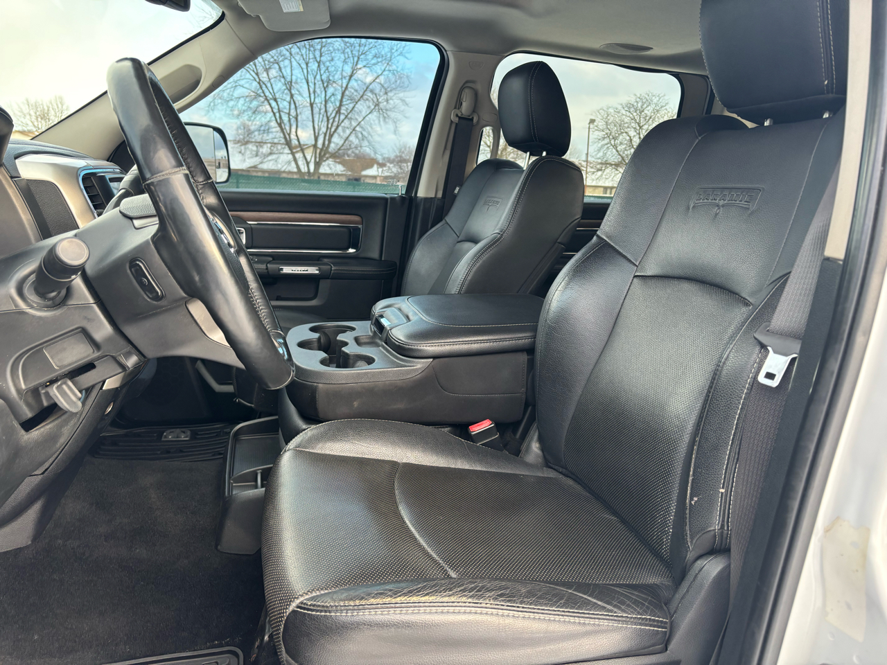 RAM 2500 Laramie 4x4 Crew Cab 6'4" Box 2017