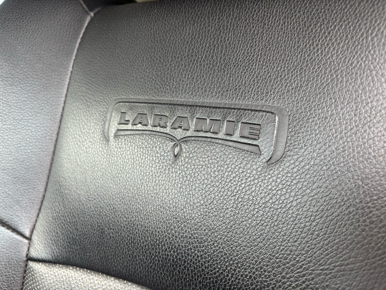 RAM 2500 Laramie 4x4 Crew Cab 6'4" Box 2017