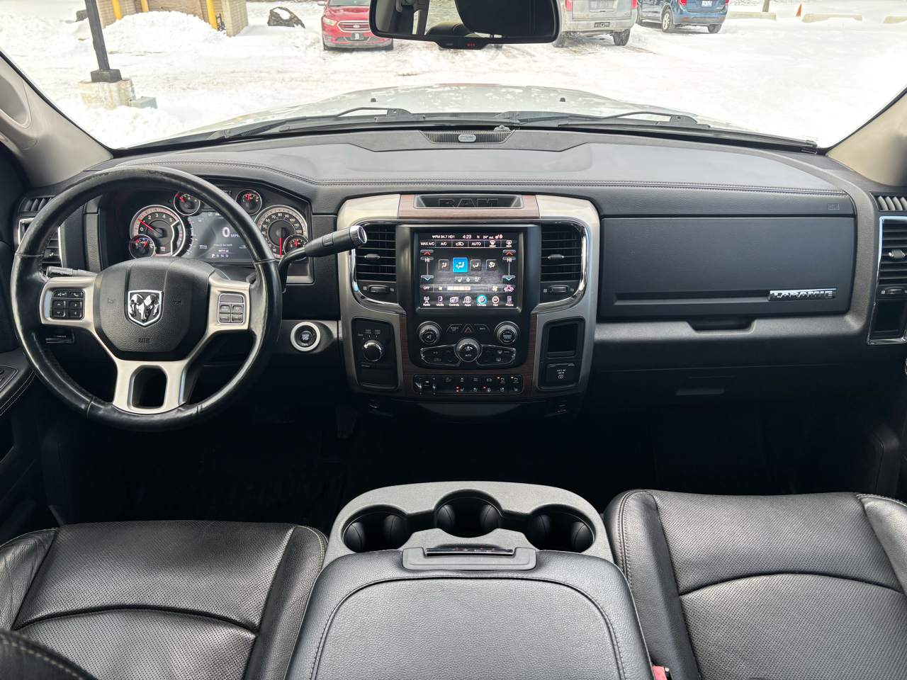 RAM 2500 Laramie 4x4 Crew Cab 6'4" Box 2017