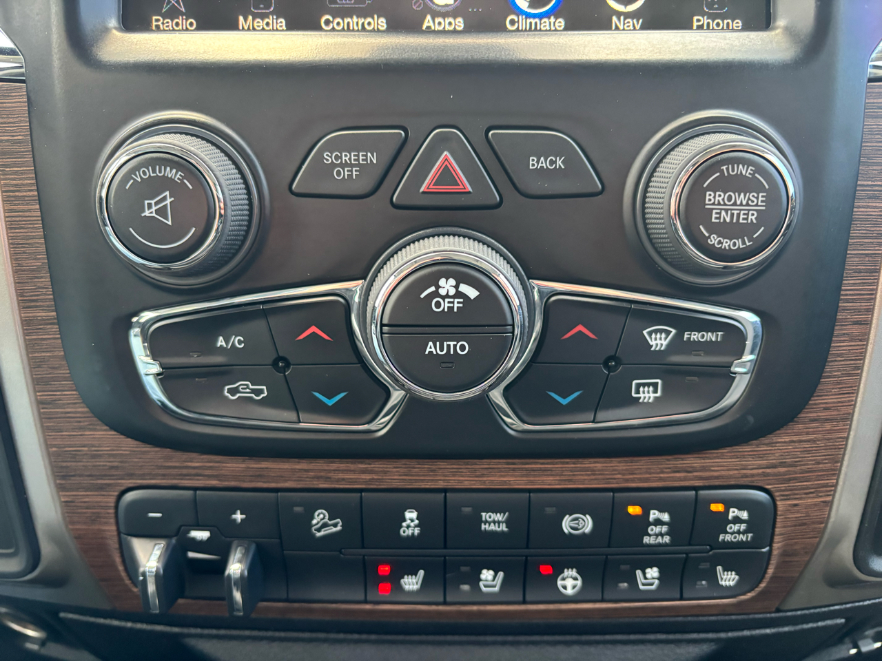 RAM 2500 Laramie 4x4 Crew Cab 6'4" Box 2017