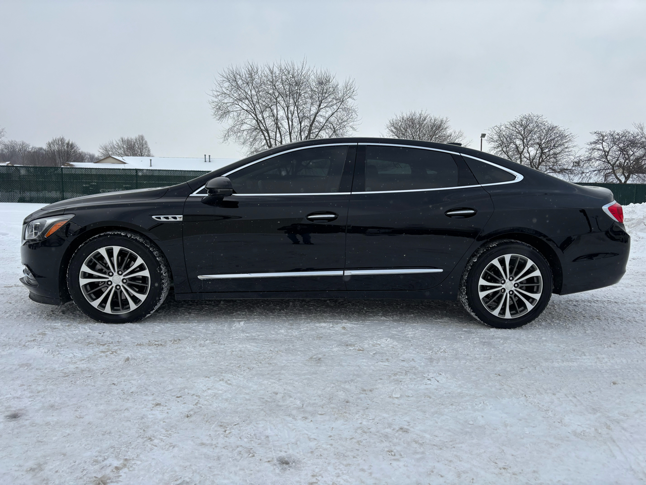Buick LaCrosse 4dr Sdn Essence AWD 2019