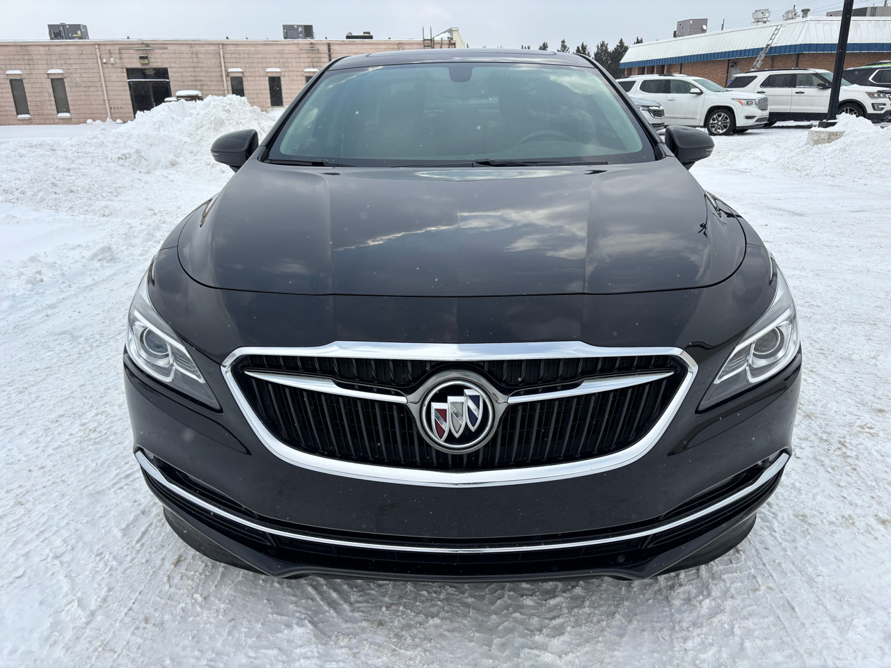 Buick LaCrosse 4dr Sdn Essence AWD 2019