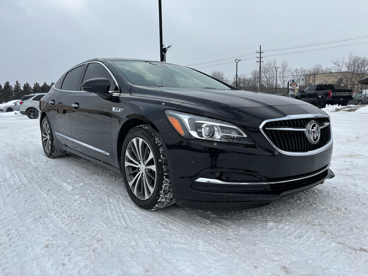 Buick LaCrosse 4dr Sdn Essence AWD 2019