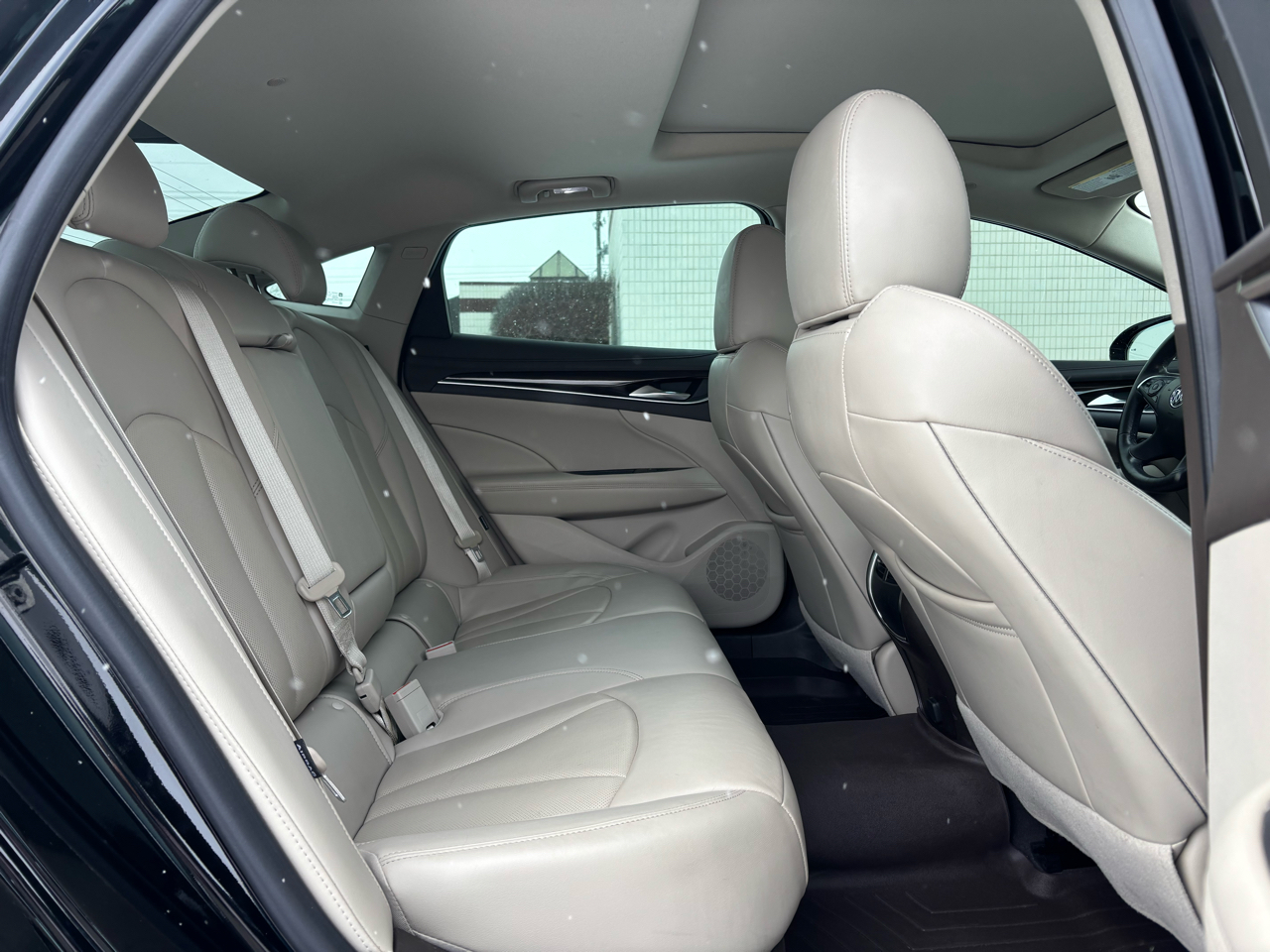 Buick LaCrosse 4dr Sdn Essence AWD 2019