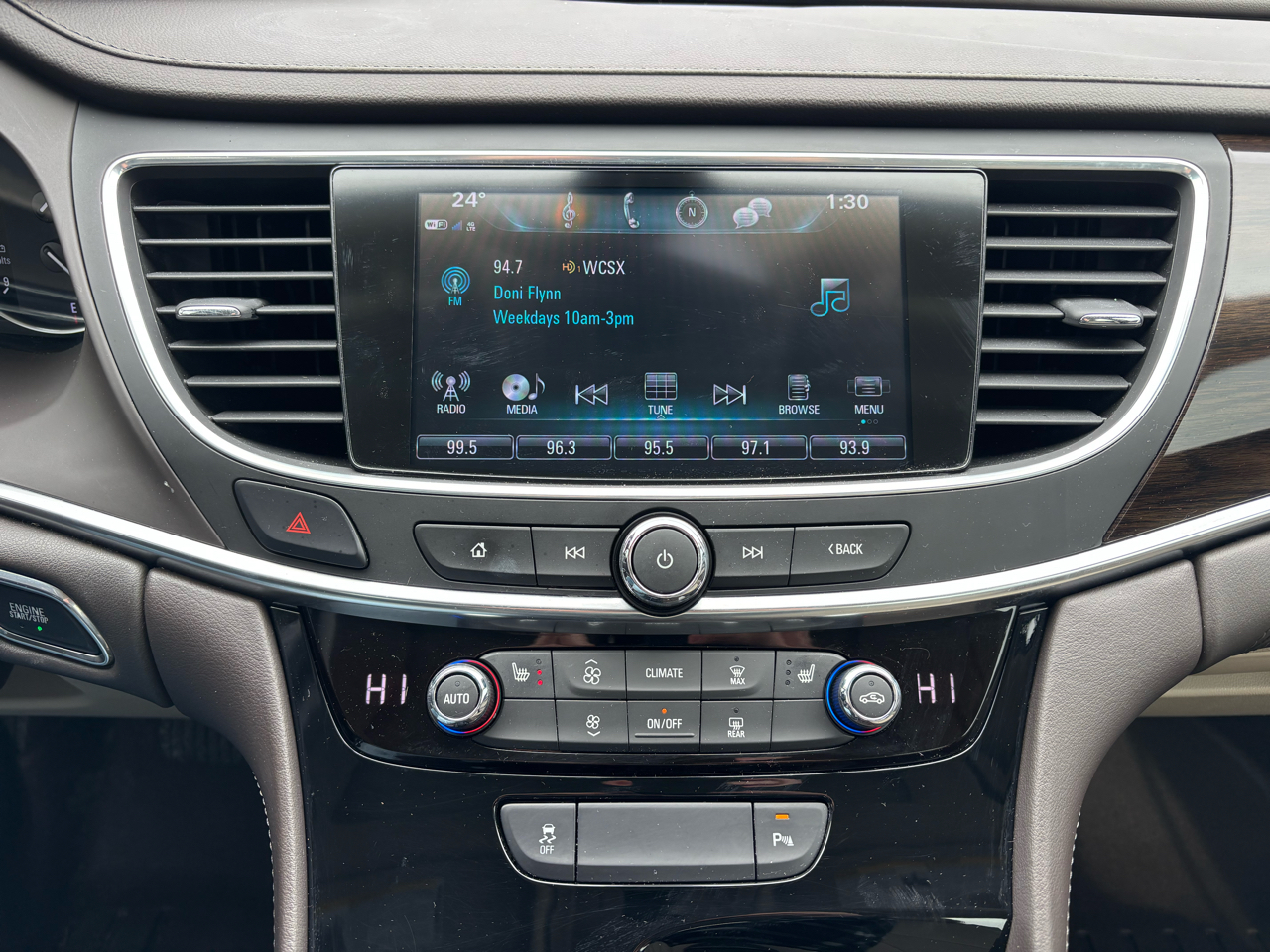 Buick LaCrosse 4dr Sdn Essence AWD 2019