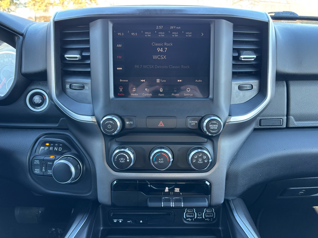 RAM 1500 Big Horn/Lone Star 4x4 Crew Cab 5'7" Box 2019