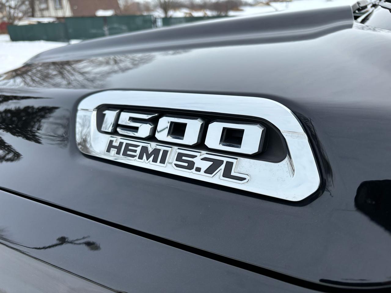 RAM 1500 Laramie 4x4 Crew Cab 5'7" Box 2019