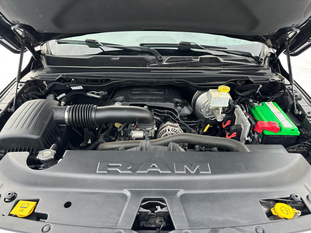 RAM 1500 Laramie 4x4 Crew Cab 5'7" Box 2019