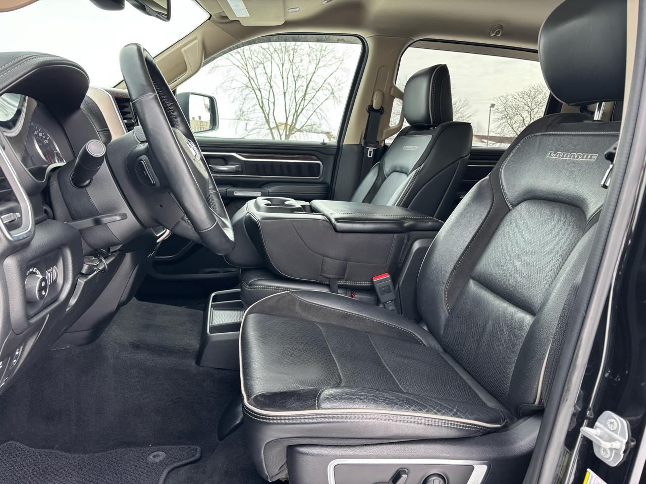 RAM 1500 Laramie 4x4 Crew Cab 5'7" Box 2019