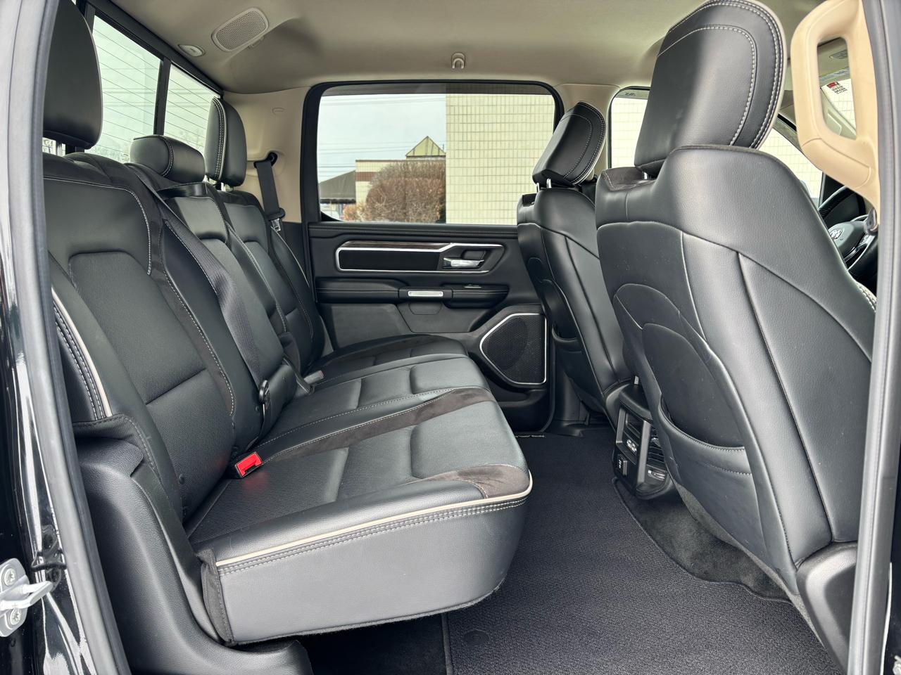 RAM 1500 Laramie 4x4 Crew Cab 5'7" Box 2019