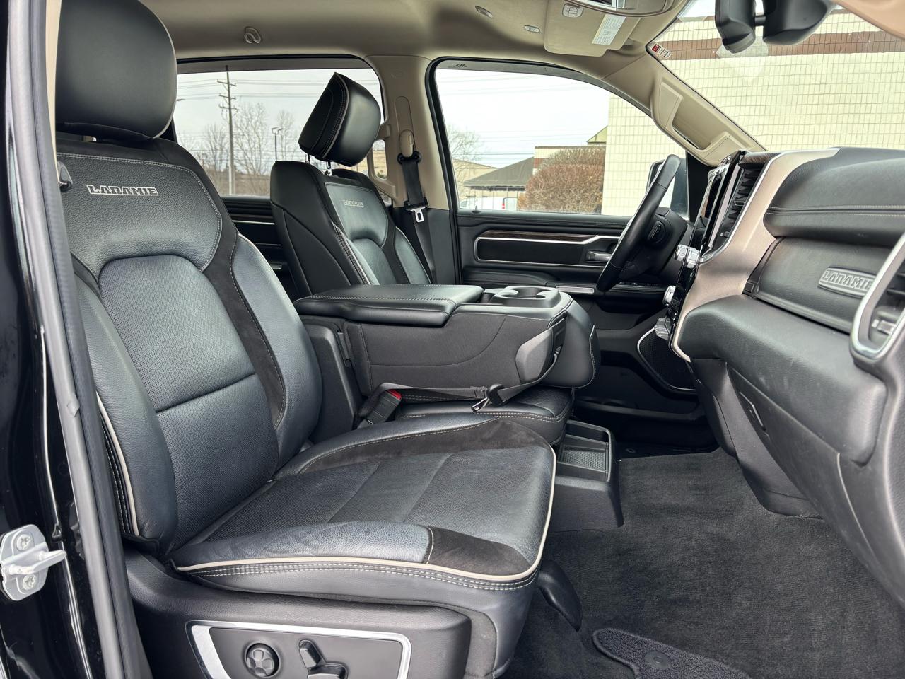 RAM 1500 Laramie 4x4 Crew Cab 5'7" Box 2019