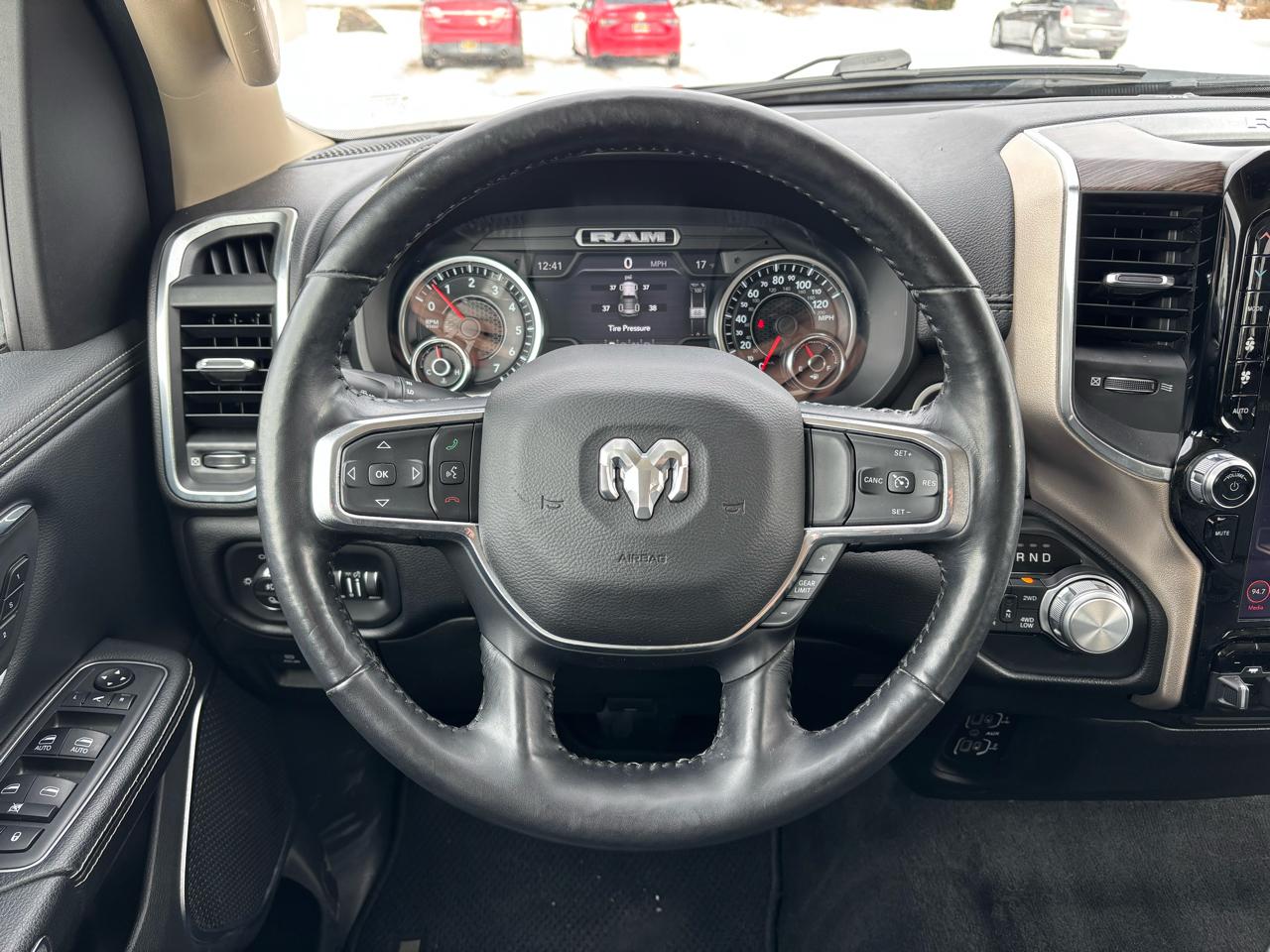 RAM 1500 Laramie 4x4 Crew Cab 5'7" Box 2019