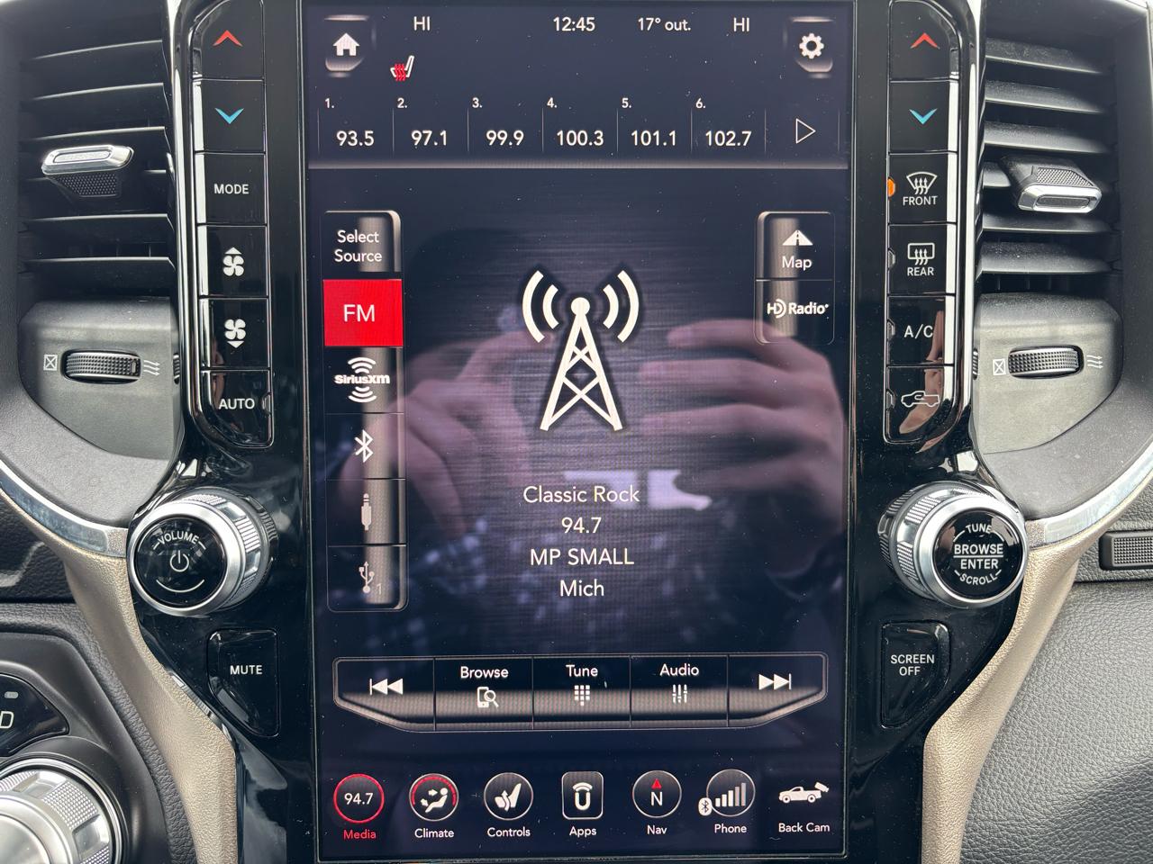 RAM 1500 Laramie 4x4 Crew Cab 5'7" Box 2019