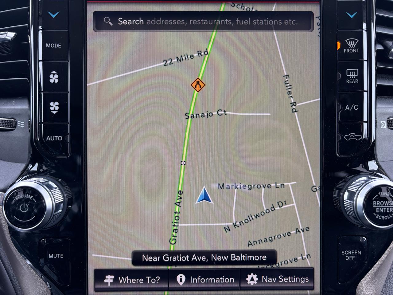 RAM 1500 Laramie 4x4 Crew Cab 5'7" Box 2019