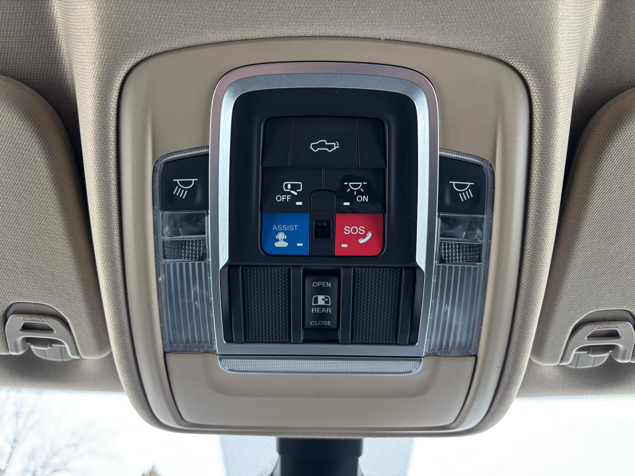 RAM 1500 Laramie 4x4 Crew Cab 5'7" Box 2019