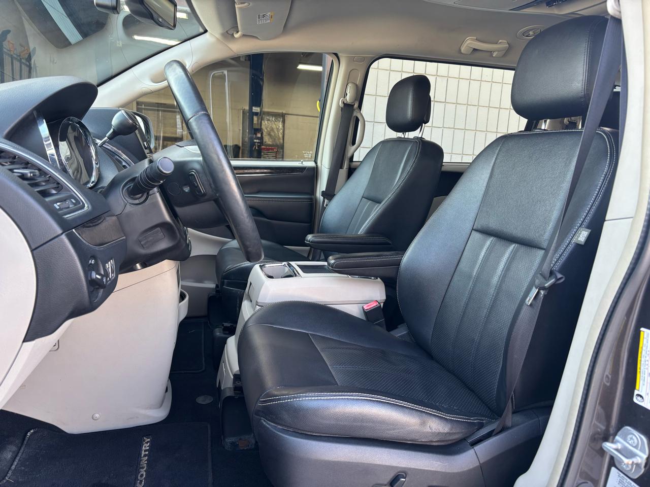 Chrysler Town & Country 4dr Wgn Touring-L 2015