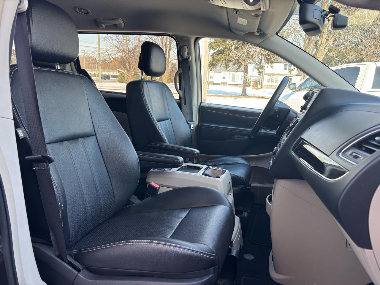 Chrysler Town & Country 4dr Wgn Touring-L 2015