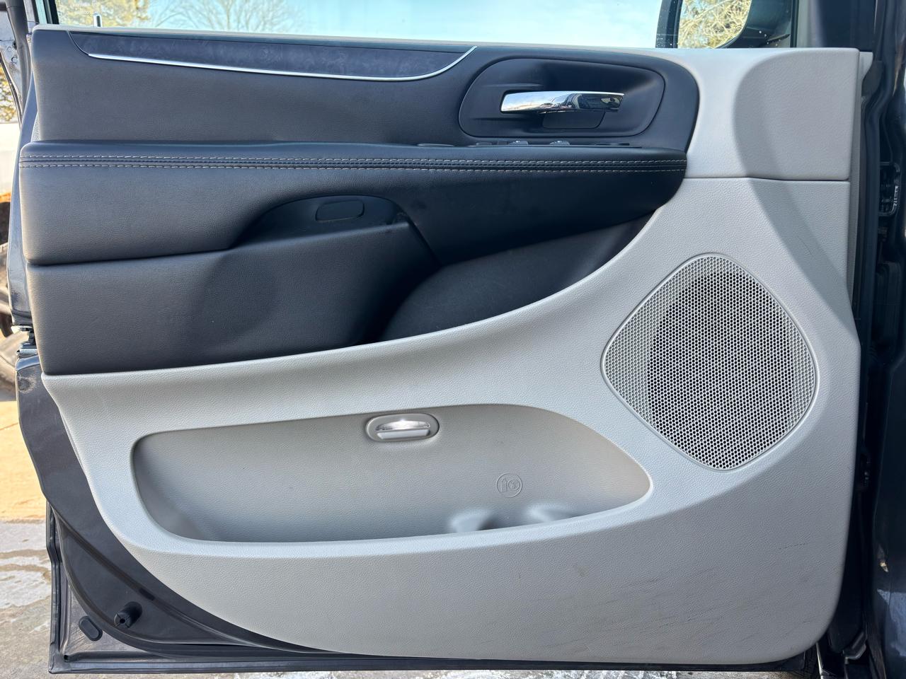 Chrysler Town & Country 4dr Wgn Touring-L 2015