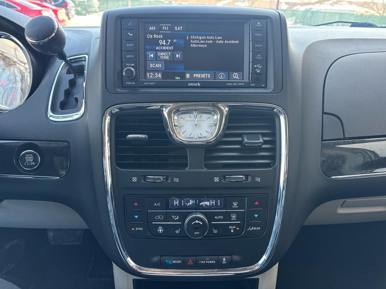 Chrysler Town & Country 4dr Wgn Touring-L 2015