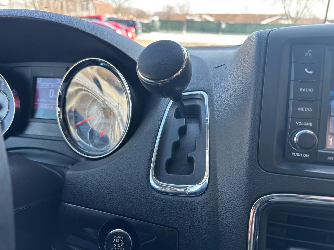 Chrysler Town & Country 4dr Wgn Touring-L 2015