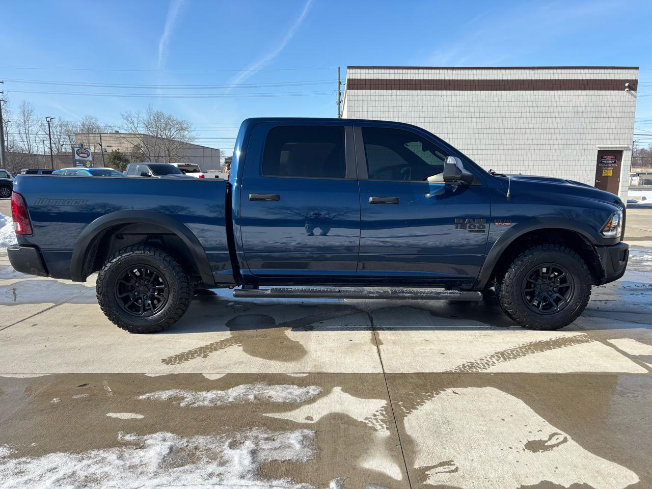 RAM 1500 Classic Warlock 4x4 Crew Cab 5'7" Box 2021