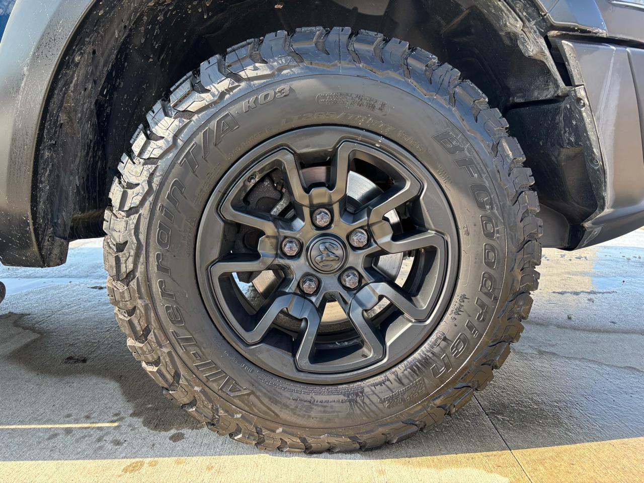 RAM 1500 Classic Warlock 4x4 Crew Cab 5'7" Box 2021