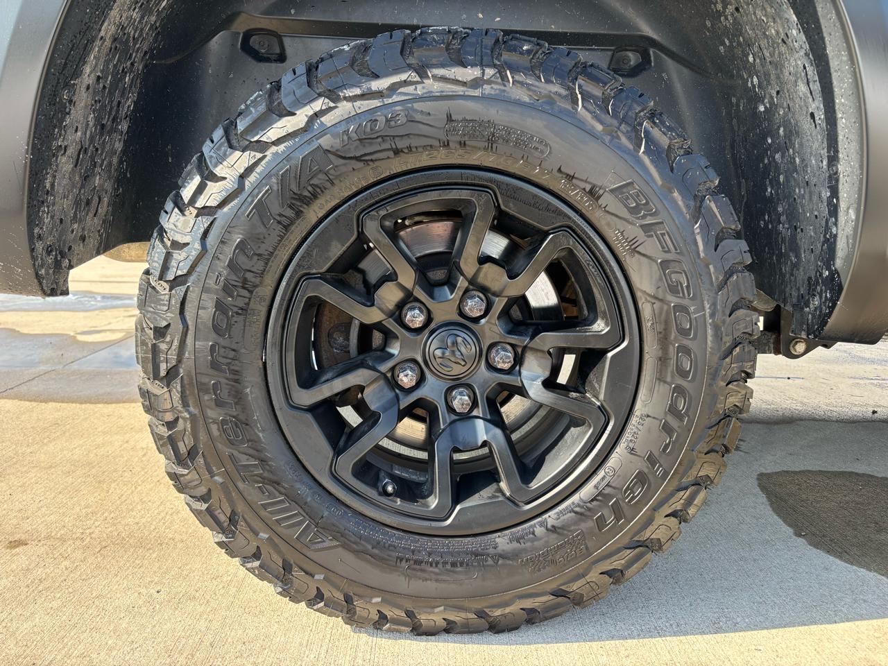 RAM 1500 Classic Warlock 4x4 Crew Cab 5'7" Box 2021